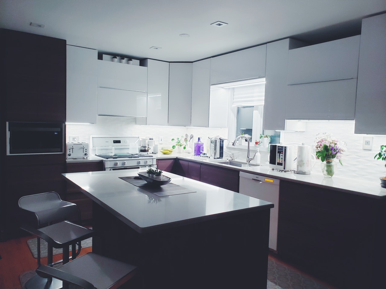 Black and White Two Tone Kitchen Cabinets